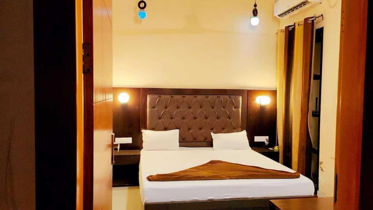 Hotel O The Miraj Sonipat Esterno foto